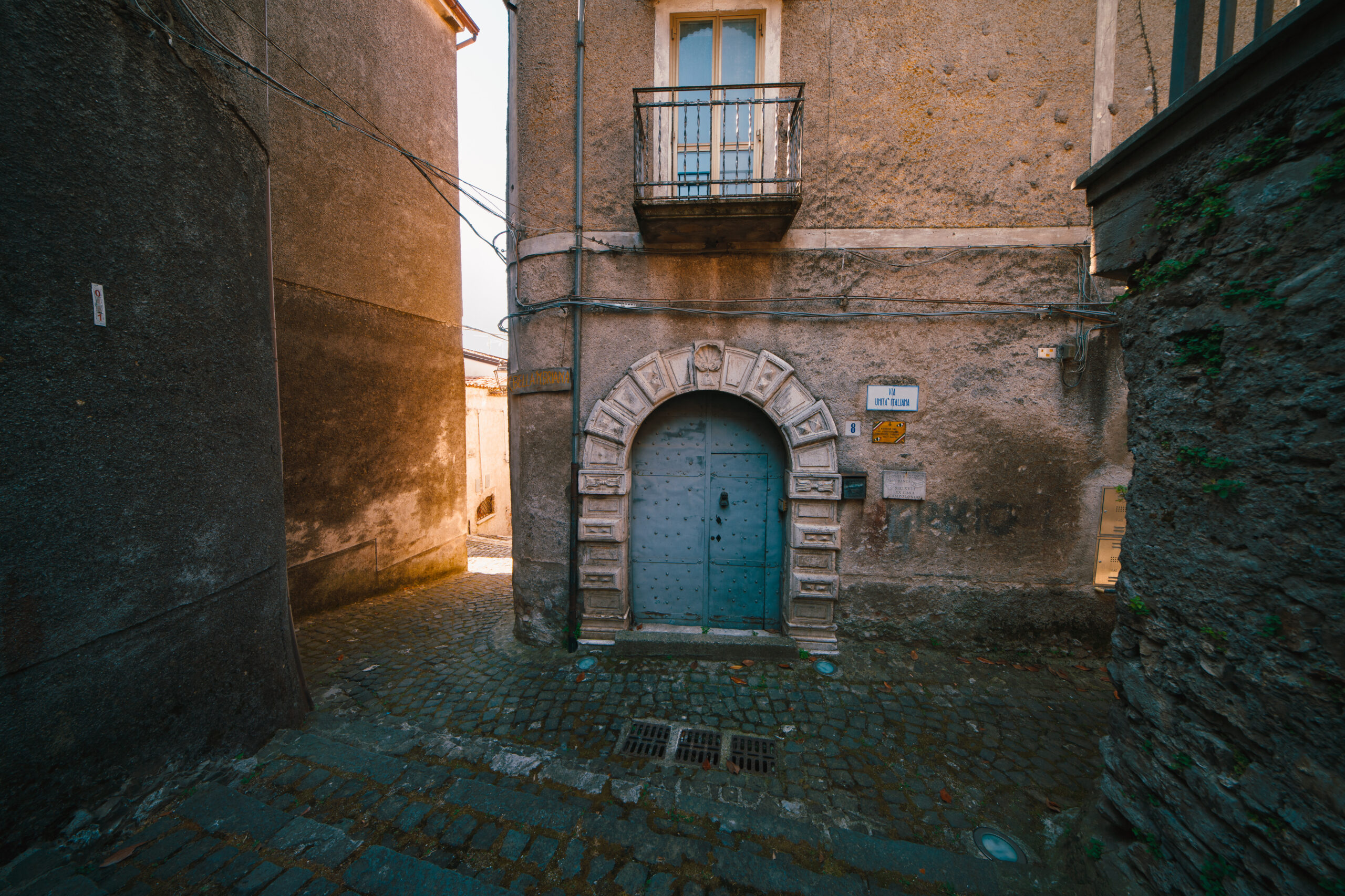 Sanza, tra pietra e memoria